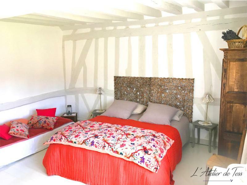 Bed and Breakfast L'Atelier De Tess Le Bec-Hellouin Экстерьер фото