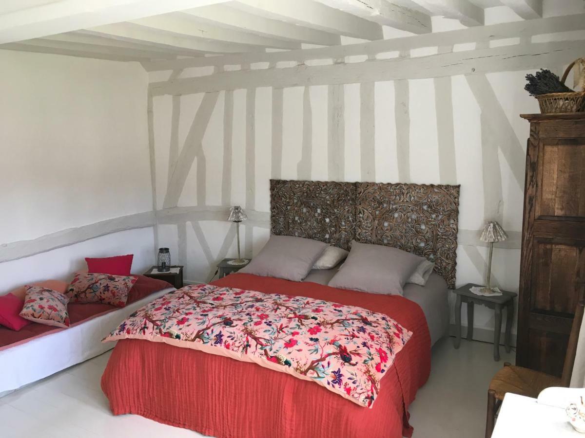 Bed and Breakfast L'Atelier De Tess Le Bec-Hellouin Экстерьер фото